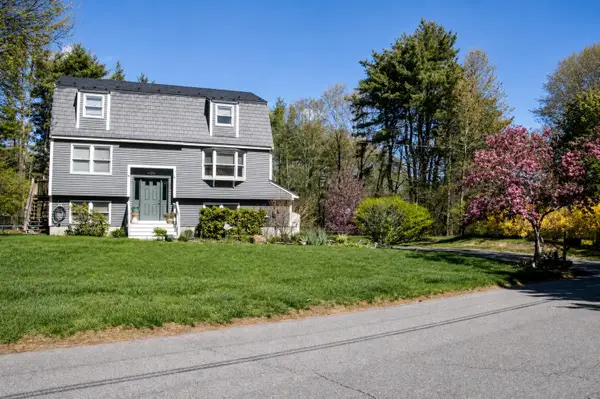 2 Skunk Road, Merrimac, MA 01860