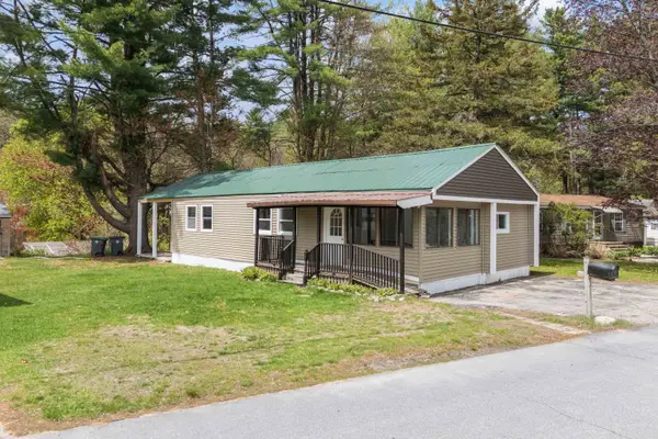 8 Dart Street, Hooksett, NH 03106