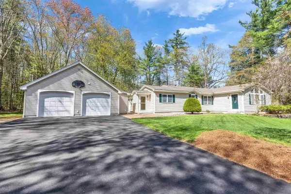 78 Meadowcrest Drive, Bedford, NH 03110