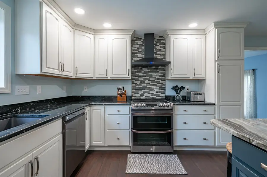16 Sarah Drive, Merrimack, NH 03054 - #3