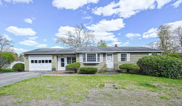 58 Sherwood Drive, Hooksett, NH 03106