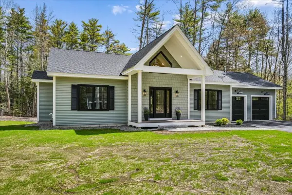 24 Smoke Rise Road, New Hampton, NH 03256