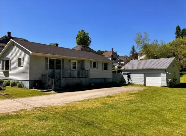 31 South Street, Troy, VT 05859