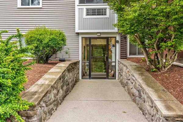 117 Cluff Crossing, Salem, NH 03079