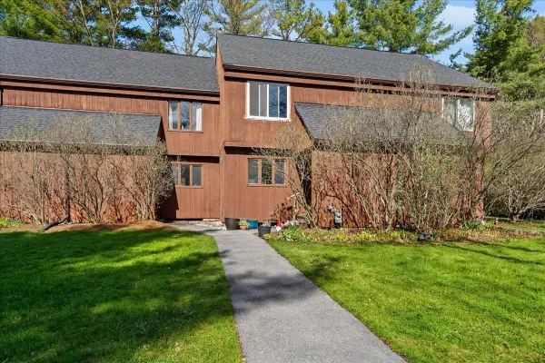 20 Greenfield Road #E7, Essex Junction, VT 05452