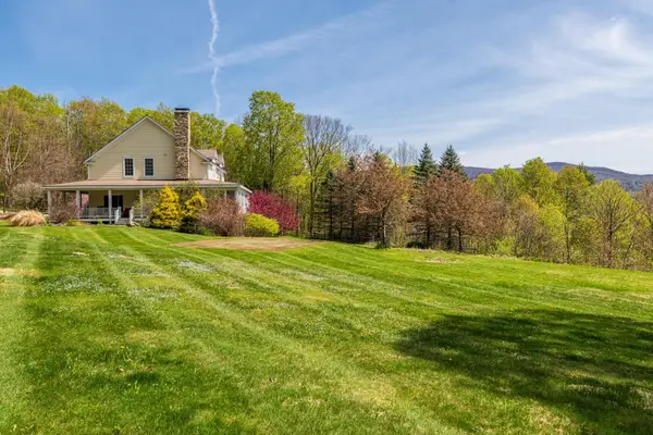 527 Sleighbell Lane, Manchester, VT 05255