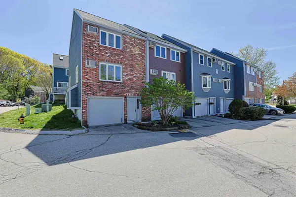 11 Valley West Way, Manchester, NH 03102