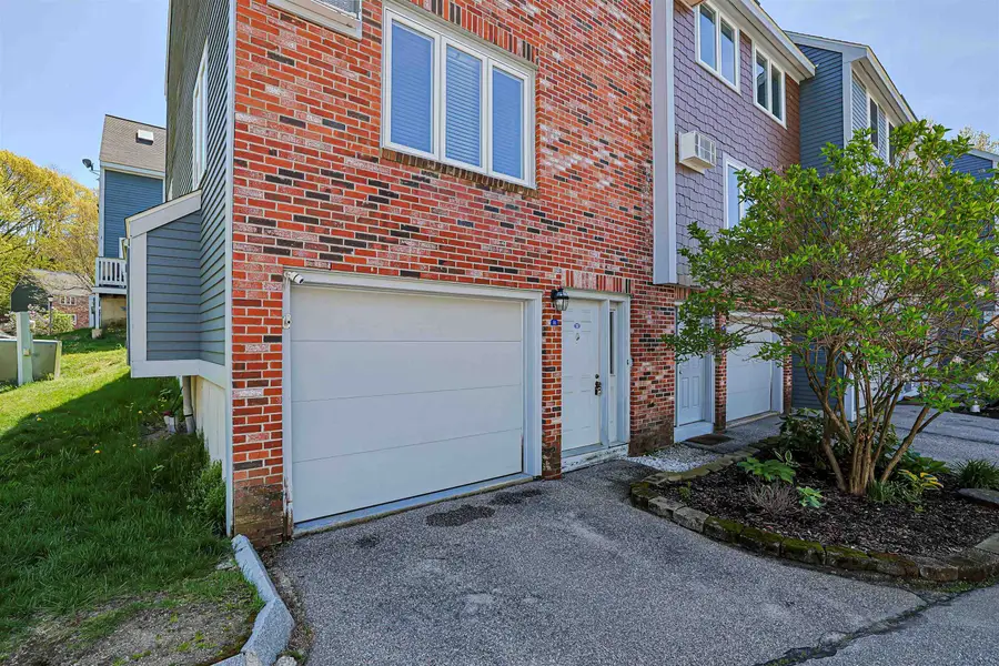 11 Valley West Way, Manchester, NH 03102 - #3