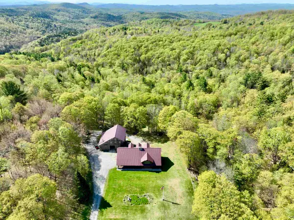 817 Topsham Road, Newbury, VT 05051