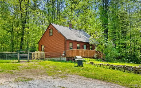 16 Dels Way, Weare, NH 03281