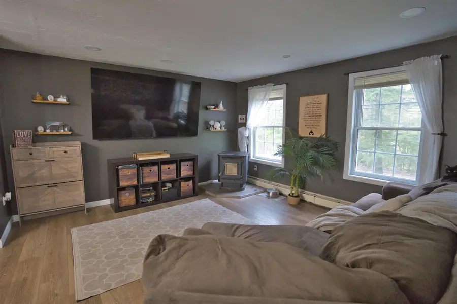 6 Friar Tuck Road, Canterbury, NH 03224 - #3