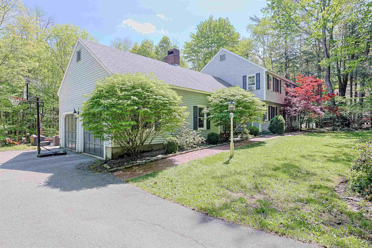 19 Winterberry Drive, Amherst, NH 03031 - #1