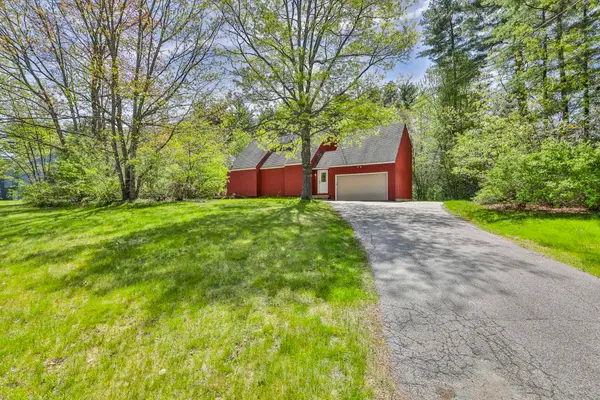 21 St Laurent Drive, Hudson, NH 03051