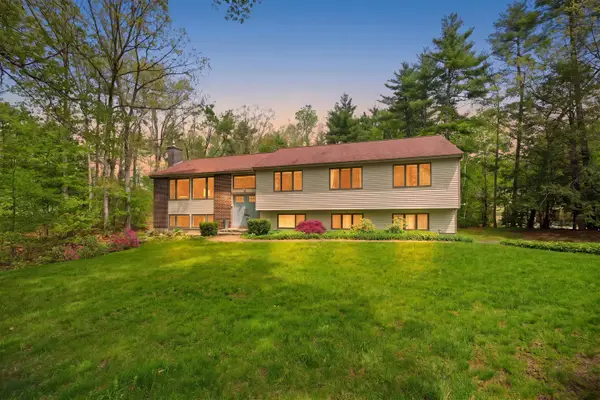 10 Kirsten's Landing, Fremont, NH 03044