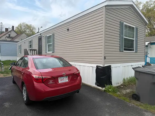 34 Policy Lane, Salem, NH 03079