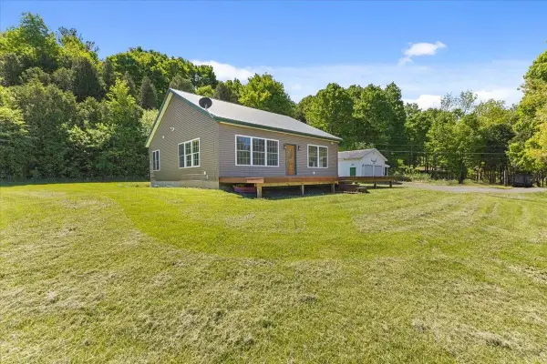 105 Sweeney Farm Road, Georgia, VT 05478