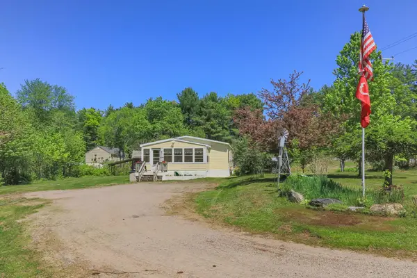 12 Mountain View Road, Deerfield, NH 03037