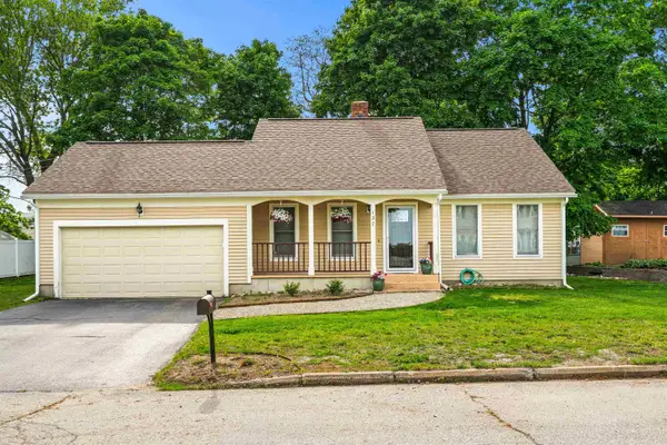 137 Wedgewood Lane, Manchester, NH 03109