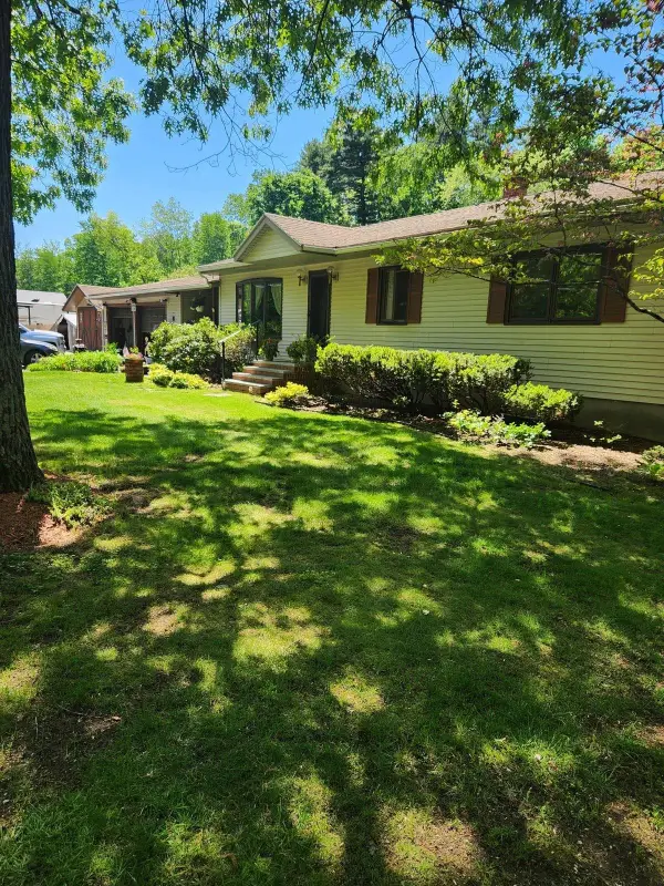 42 Brown Hill Road, Hampstead, NH 03826