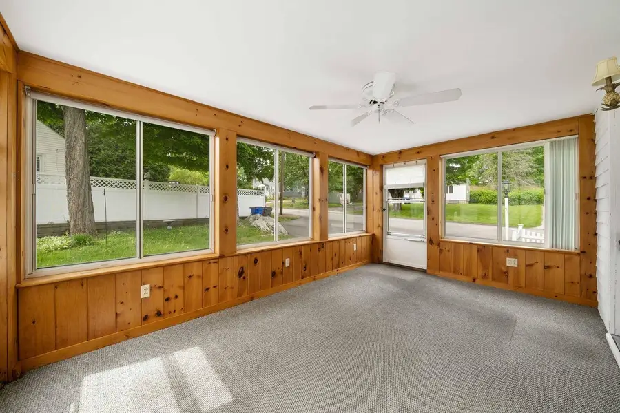 8 Maplewood Avenue, Goffstown, NH 03045 - #3