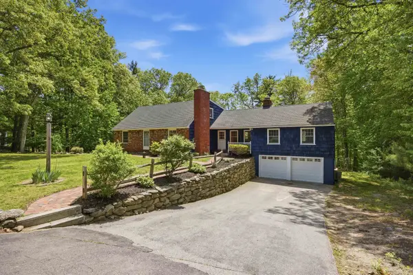 5 Pinecrest Circle, Bedford, NH 03110