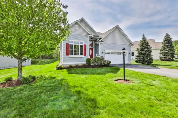 9 Black Forest Circle, Londonderry, NH 03053