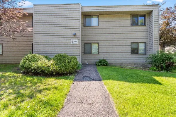 11 Hawthorne Circle, South Burlington, VT 05403
