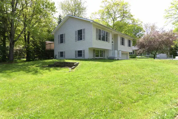 2 Francis Drive, Essex Junction, VT 05452