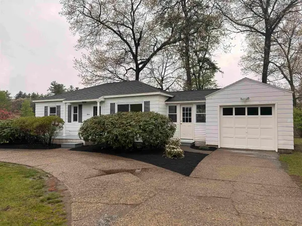 15 Woodbury Lane, Bedford, NH 03110