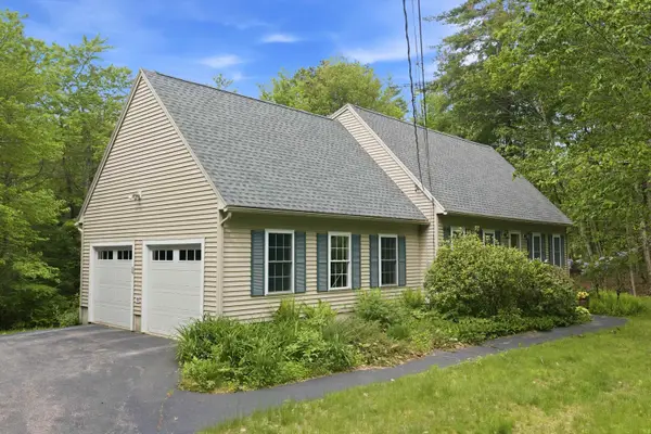 36 Church Street, Deerfield, NH 03037