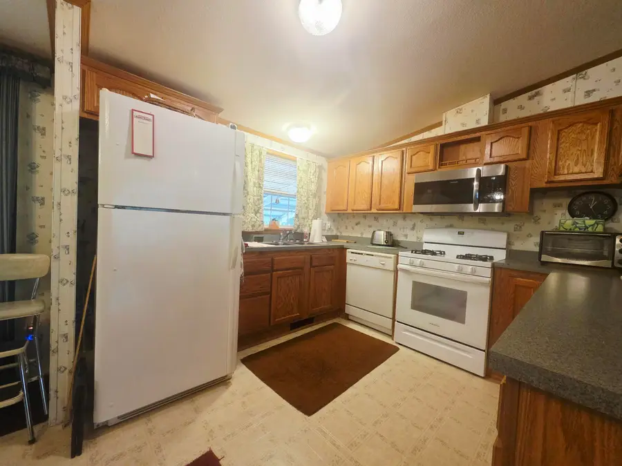 4 Megan Place, Claremont, NH 03743 - #3