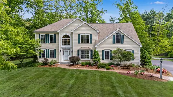 14 Karolina Lane, Bedford, NH 03110