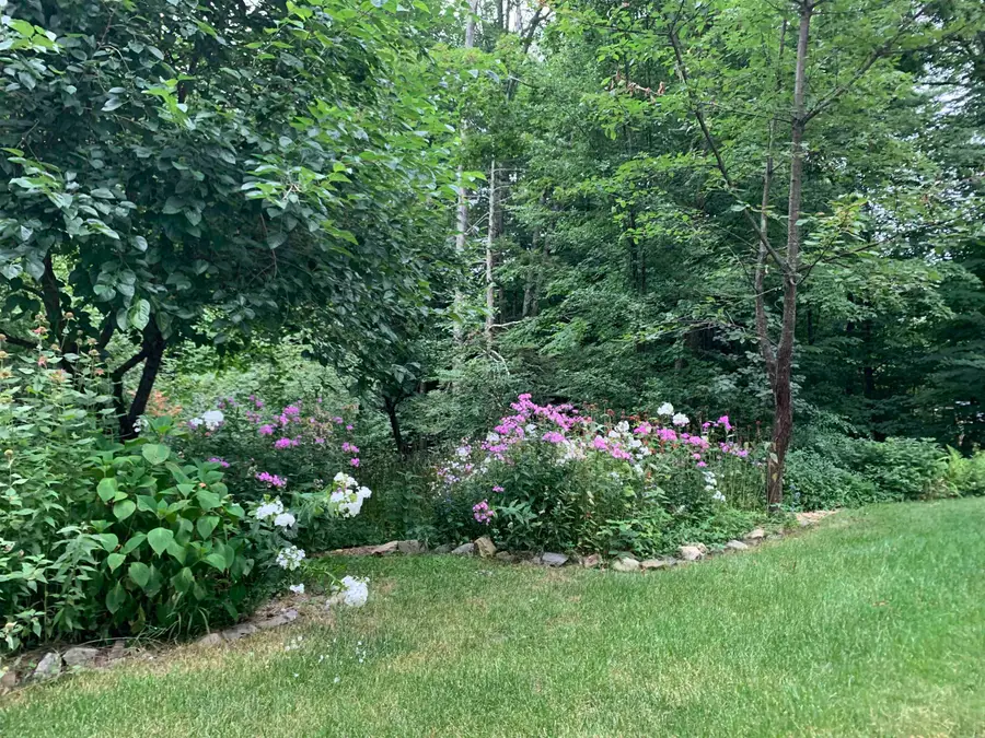 33 South Summer Street, Nottingham, NH 03290 - #3