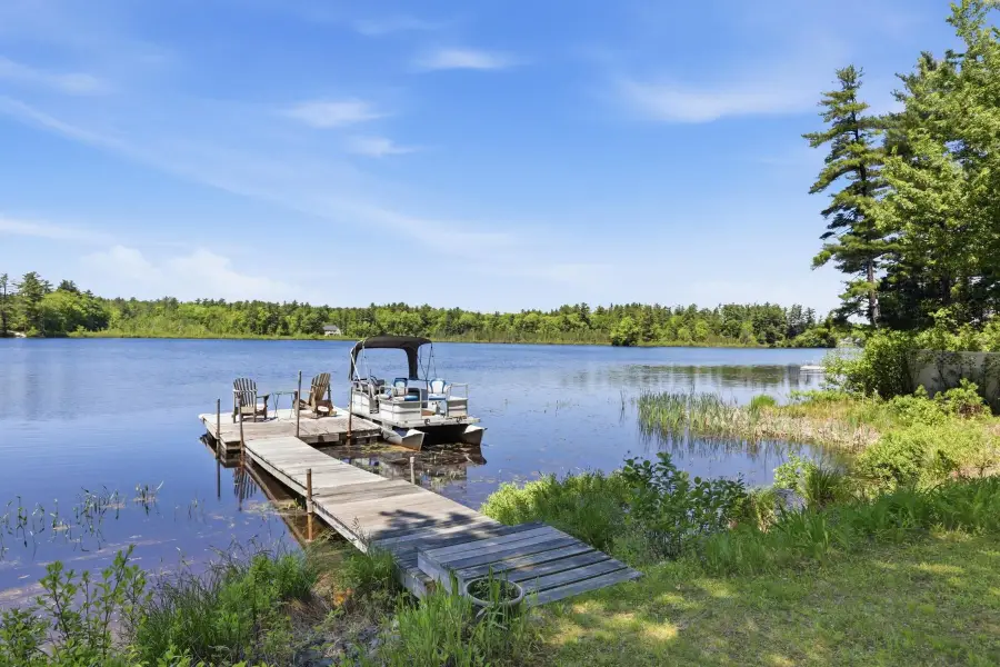 22 Hemlock Circle, Sandown, NH 03873 - #2
