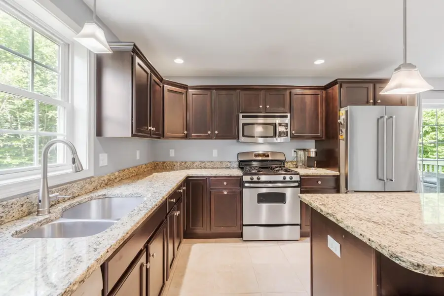8 Jana Circle, Sandown, NH 03873 - #2