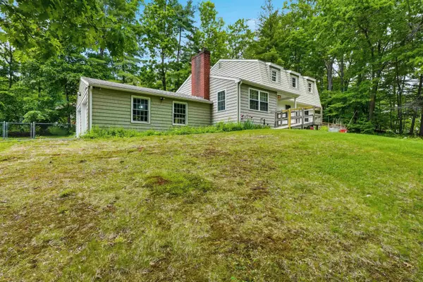 17 Rolling Ridge Road, Windham, NH 03087