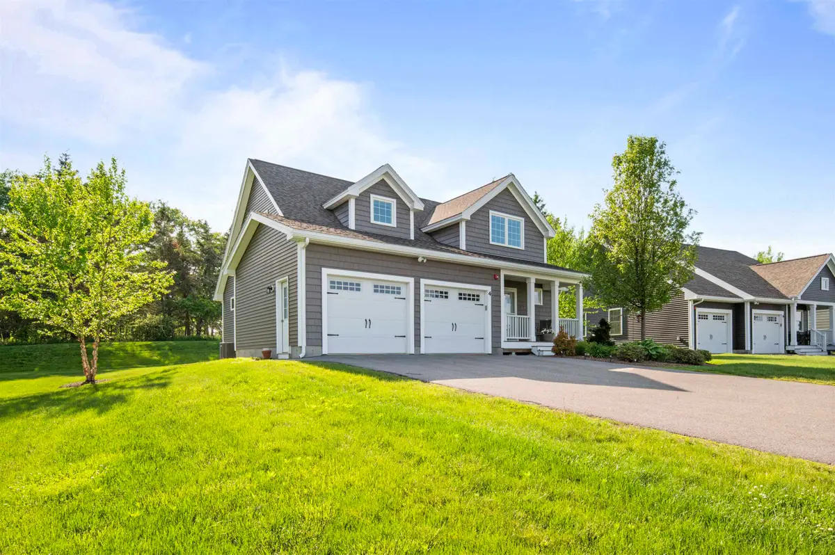 4 Three Ponds Drive, Brentwood, NH 03833 - #1