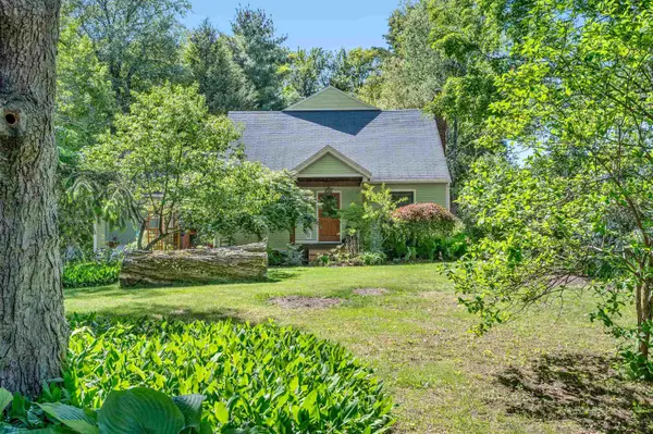 29 Tanglewood Drive, South Burlington, VT 05403