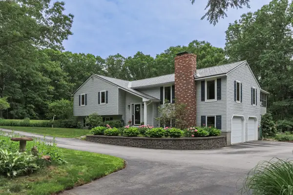 59 Whipplewill Road, New Boston, NH 03070