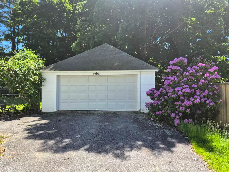 22 Fairview Avenue, Derry, NH 03038 - #3