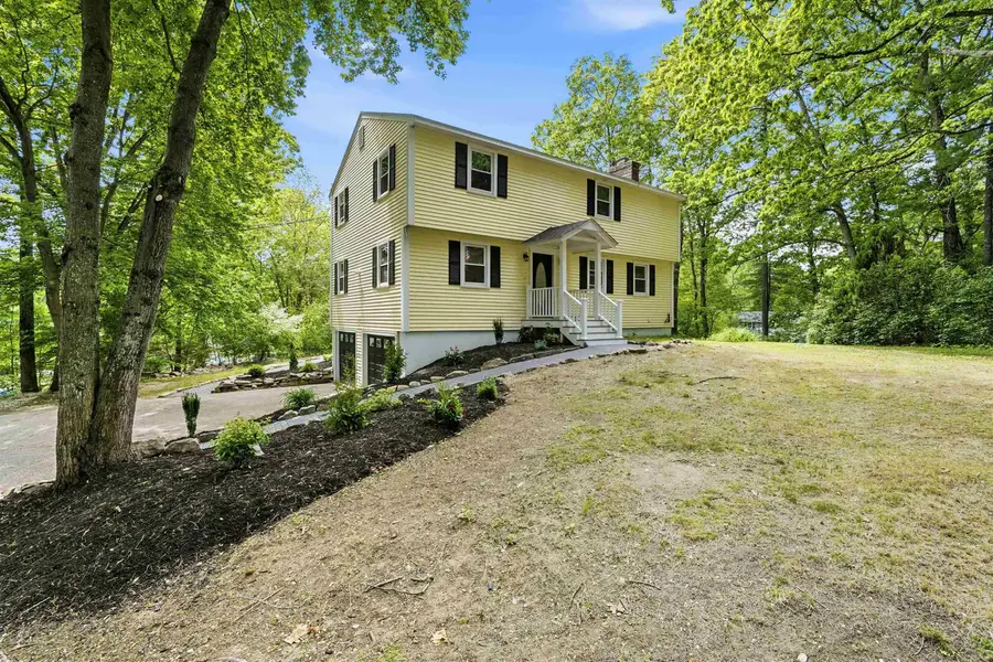 27 Gilcreast Road, Londonderry, NH 03053 - #2