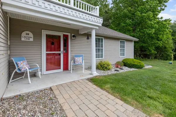 28 Lantern Lane, Kingston, NH 03848