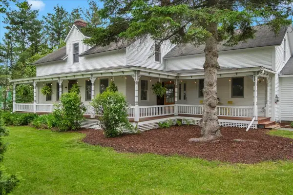 1721 Dorset Street, South Burlington, VT 05403
