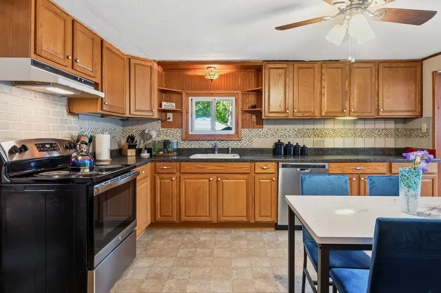 25 Eastman Avenue, Bedford, NH 03110 - #2