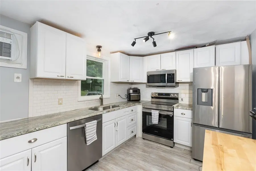 29 Olde Country Village Road, Londonderry, NH 03053 - #3