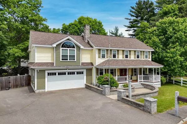 8 Ferncroft Drive, Nashua, NH 03063
