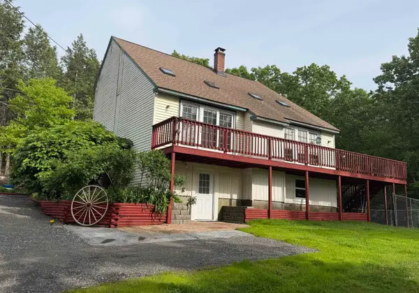 29 Tandy Road, Deerfield, NH 03037