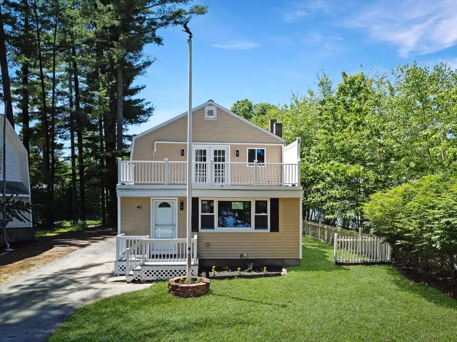 40 Grove Avenue, Salem, NH 03079 - #3