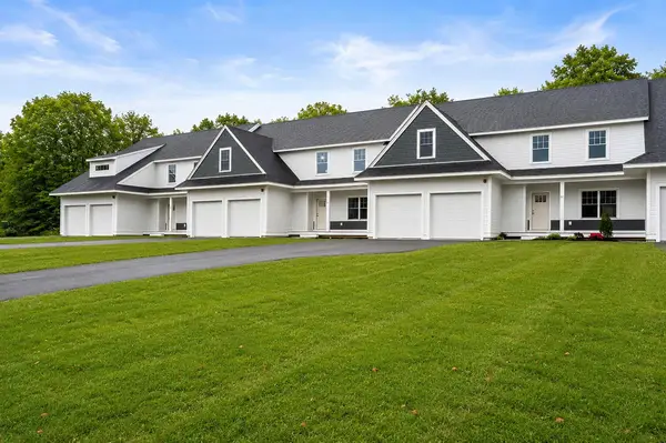 71 Driftwood Circle #27, Sandown, NH 03873