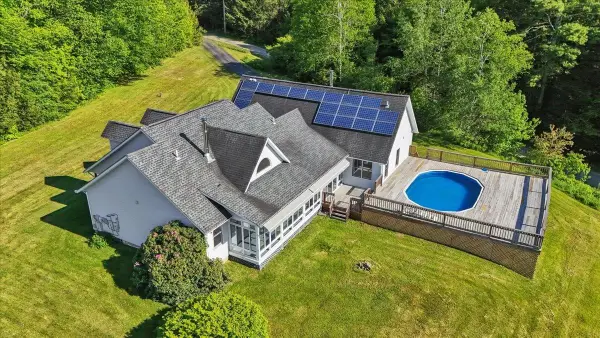 40 Brookside Lane, Hinesburg, VT 05461